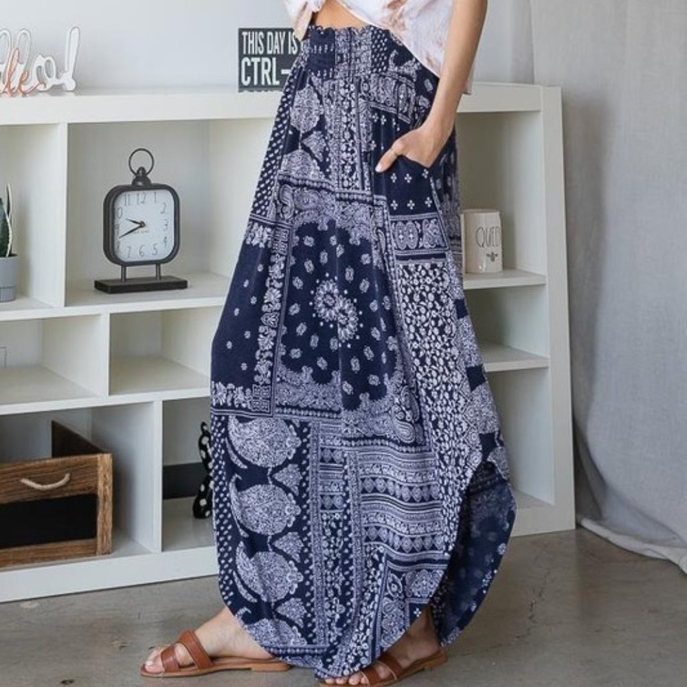 🌼RESTOCKED🌼 Paisley Print Wide Leg Pants - Picture 6 of 9